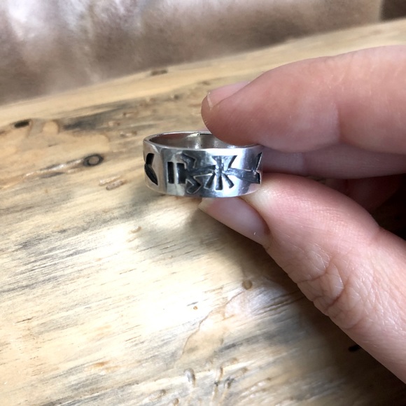 Sterling Tribal Ring Size 8 - Picture 2 of 2